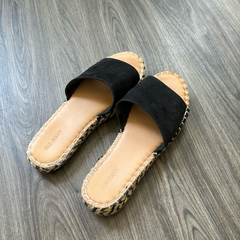 Woven Old Navy Sandals Size 8